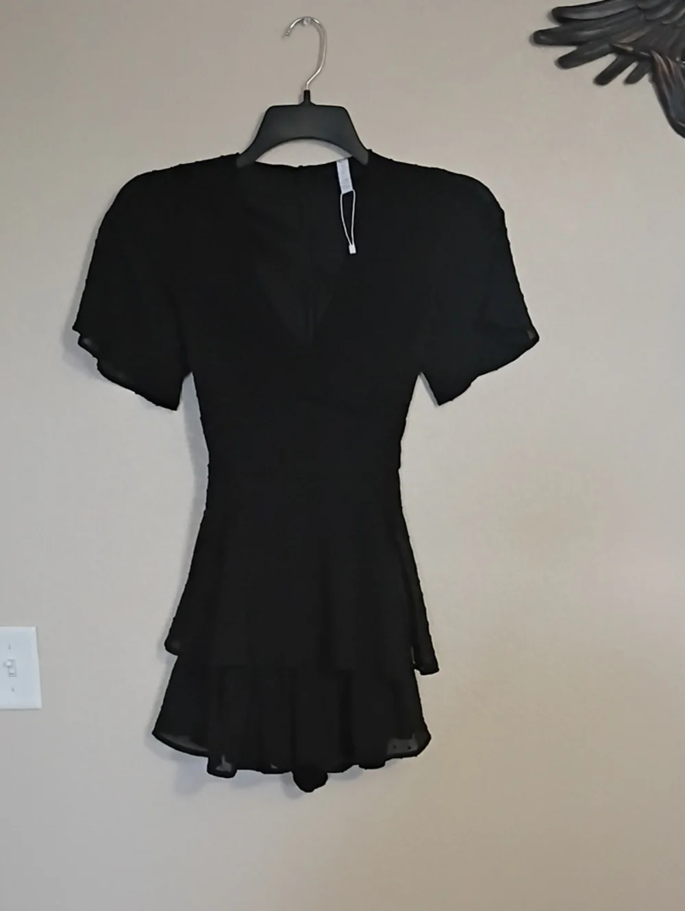Amisu V-neck black smock dress with ruffled tiers - Picture 2 of 4